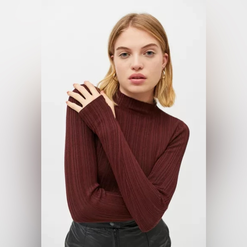 BDG Urban Outfitters Kiara Open-Back Sweater